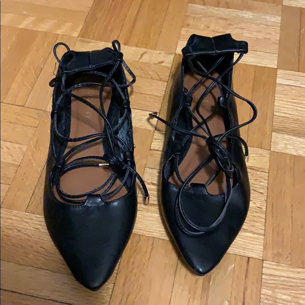 ⭐️3/$20⭐️ NWOT Old Navy lace-up flats